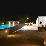 Elenoire Con Piscina Esclusiva,vicino Leuca * Corsano (Apulia)