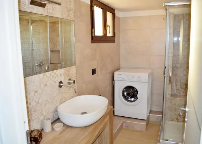 Elenoire Corsano (Apulia)