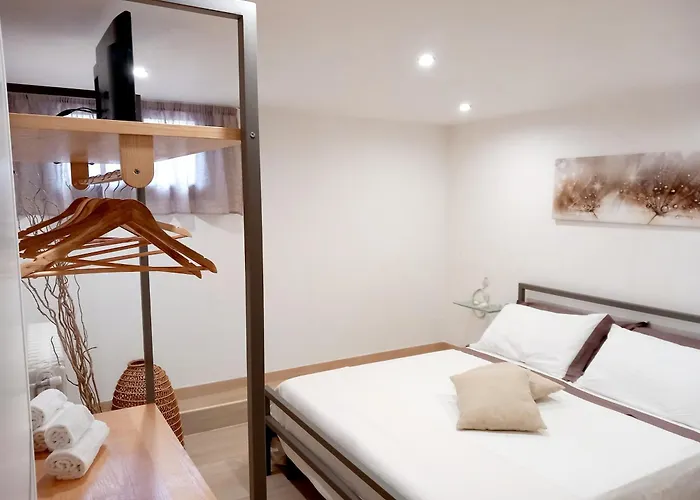 Apartment Elenoire *