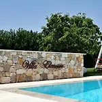 Elenoire Con Piscina Esclusiva,vicino Leuca * Corsano (Apulia)