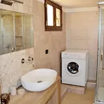 Elenoire Con Piscina Esclusiva,vicino Leuca Corsano (Apulia)