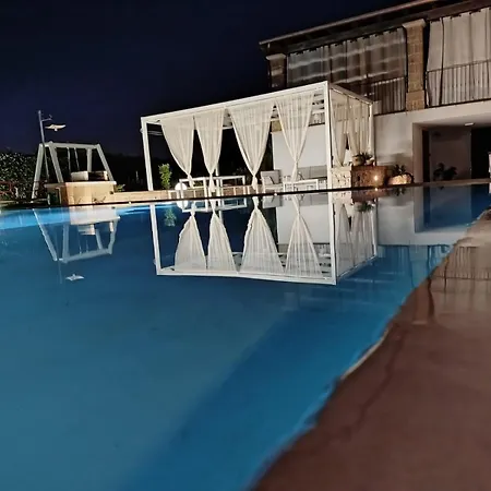 Elenoire Con Piscina Esclusiva,leuca-salento *